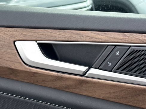 Certified 2026 Volkswagen Atlas SE FWD image 29