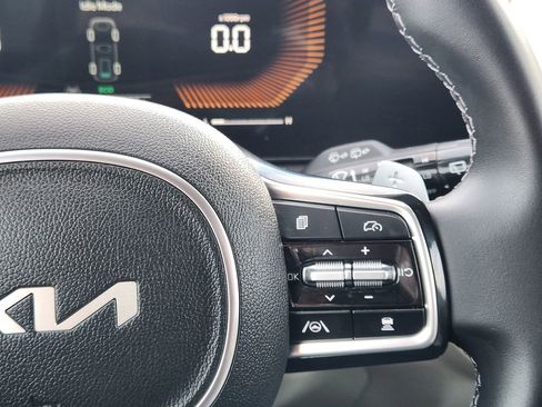 Certified 2025 Kia Sorento EX image 21