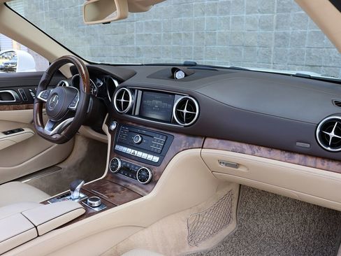 Used 2017 Mercedes-Benz SL 550 w/ Driver Assistance Package image 12