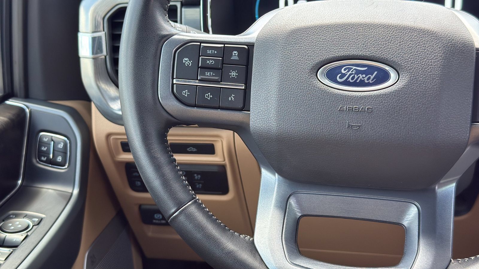 Used 2023 Ford F150 Lariat w/ Trailer Tow Package AWD/4WD image 16