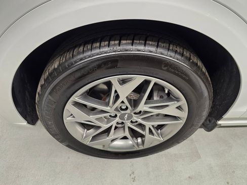 Used 2025 Genesis GV70 2.5T image 9