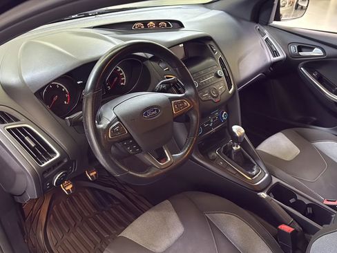 Used 2018 Ford Focus ST image 12