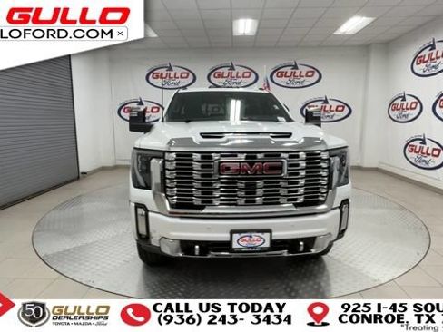 Used 2024 GMC Sierra 3500 Denali w/ Denali Reserve Package AWD/4WD image 3