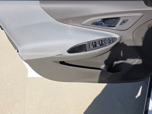 Used 2020 Chevrolet Malibu LT FWD image 22