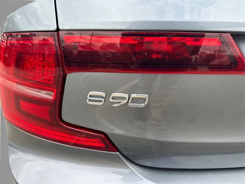 Used 2017 Volvo S90 T6 Momentum w/ Vision Package AWD/4WD image 31