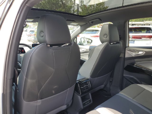 Used 2025 Volkswagen ID.4 Pro S RWD image 17