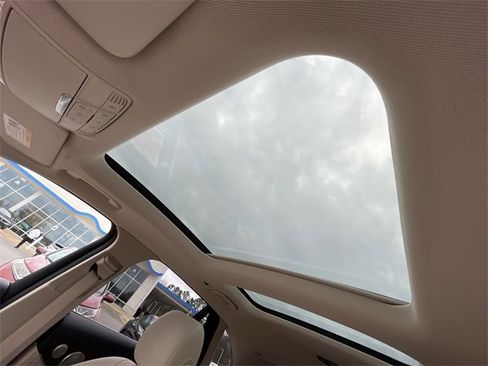 Used 2019 Mercedes-Benz GLC 300 image 16