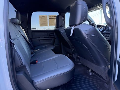 Used 2022 RAM 2500 Tradesman w/ Chrome Appearance Group image 18