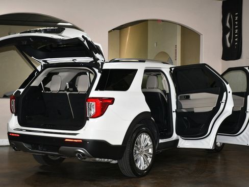 Used 2020 Ford Explorer Limited w/ Class III Trailer Tow Package image 91