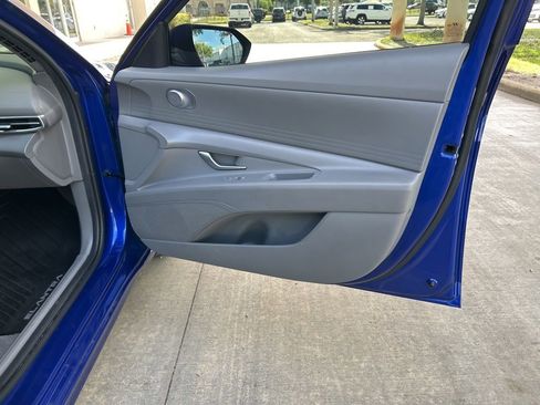 Used 2022 Hyundai Elantra SEL FWD image 24