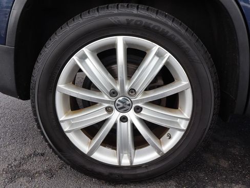 Used 2011 Volkswagen Tiguan SEL AWD/4WD image 43