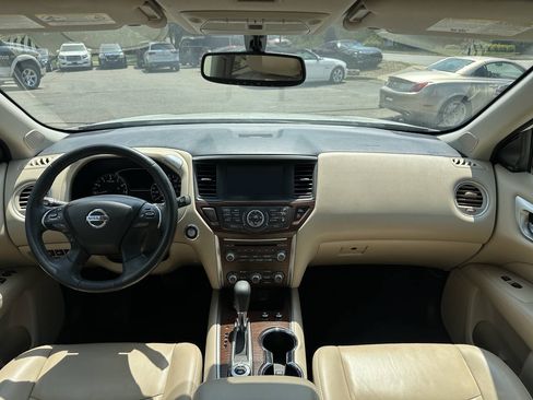 Used 2018 Nissan Pathfinder Platinum AWD/4WD image 29