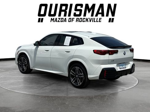 Used 2025 BMW X2 xDrive28i w/ M Sport Package AWD/4WD image 4