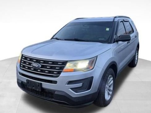 Used 2016 Ford Explorer 4WD image 2