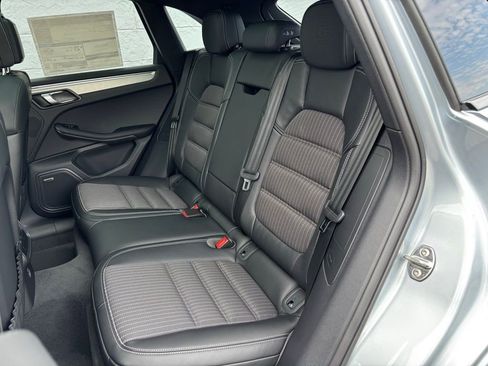 New 2026 Porsche Macan AWD/4WD image 7
