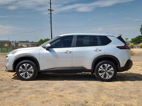 Used 2023 Nissan Rogue SV AWD/4WD image 2