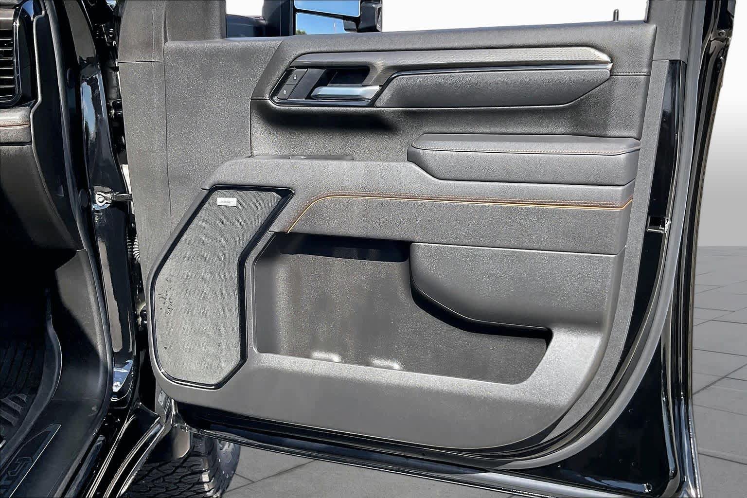 Used 2025 GMC Sierra 3500 AT4 w/ AT4 Premium Plus Package AWD/4WD image 23