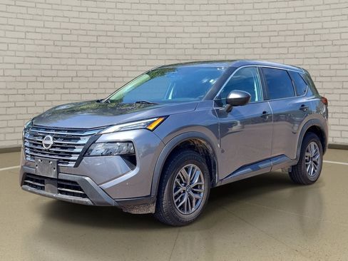 Used 2024 Nissan Rogue S FWD image 1