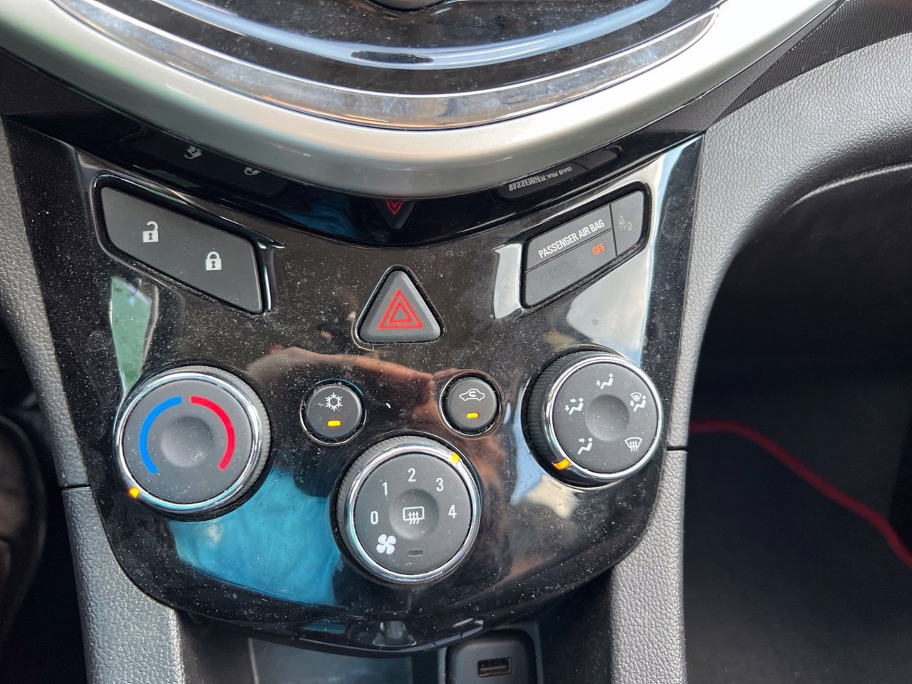 Used 2018 Chevrolet Sonic LT FWD image 19