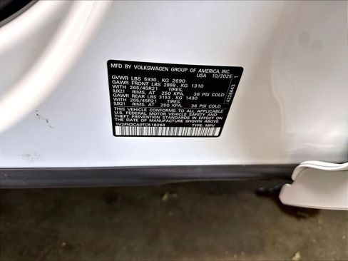 Certified 2026 Volkswagen Atlas SEL Premium R-Line AWD/4WD image 22