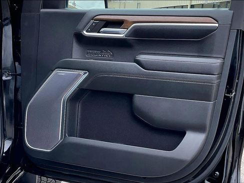 Used 2022 Chevrolet Silverado 1500 High Country image 12