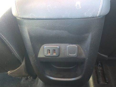 Used 2018 Chevrolet Colorado Z71 image 16