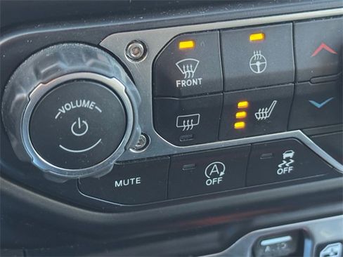 Certified 2019 Jeep Wrangler Unlimited Sahara image 24