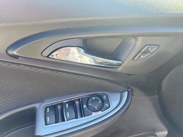 Used 2023 Chevrolet Malibu RS FWD image 13