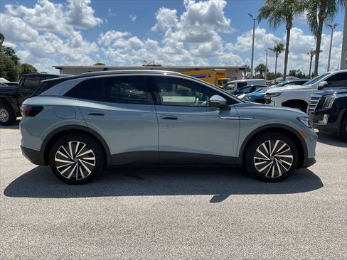 Used 2023 Volkswagen ID.4 Pro S Plus RWD image 11