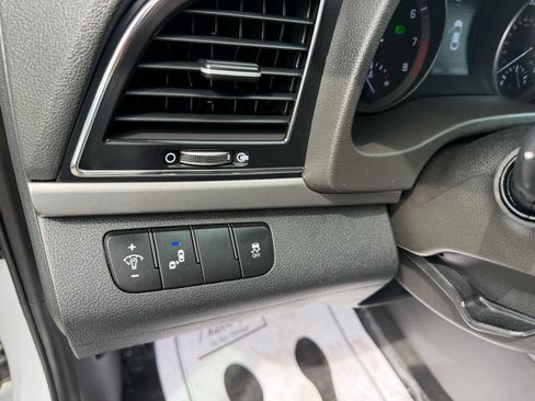 Used 2018 Hyundai Elantra SEL image 20