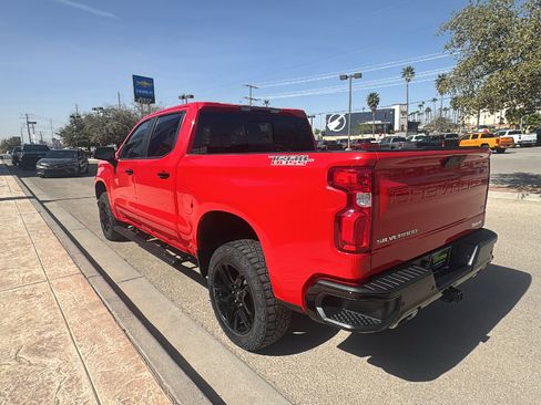 Used 2021 Chevrolet Silverado 1500 LT Trail Boss w/ Convenience Package II image 4