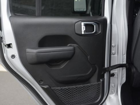 Used 2024 Jeep Wrangler Unlimited Sport AWD/4WD image 27