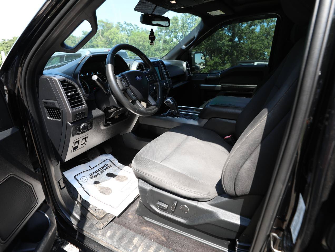 Used 2018 Ford F150 XLT w/ Equipment Group 302A Luxury AWD/4WD image 17