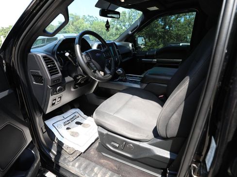 Used 2018 Ford F150 XLT w/ Equipment Group 302A Luxury AWD/4WD image 17