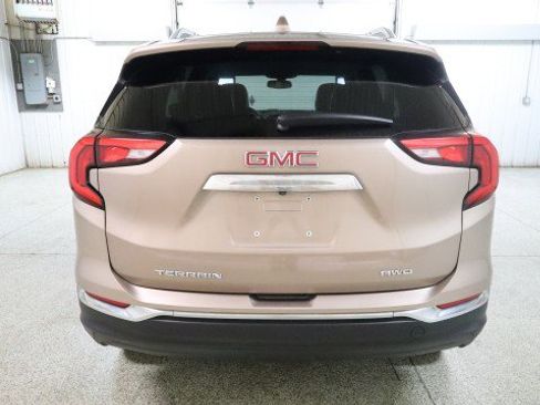 Used 2018 GMC Terrain SLT image 8