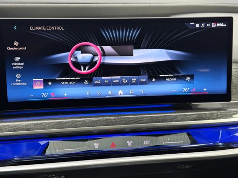 Used 2023 BMW i7 xDrive60 w/ Executive Package 2 image 24