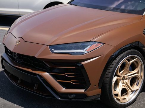 Used 2019 Lamborghini Urus AWD/4WD image 11