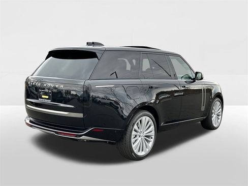 New 2025 Land Rover Range Rover SE image 4
