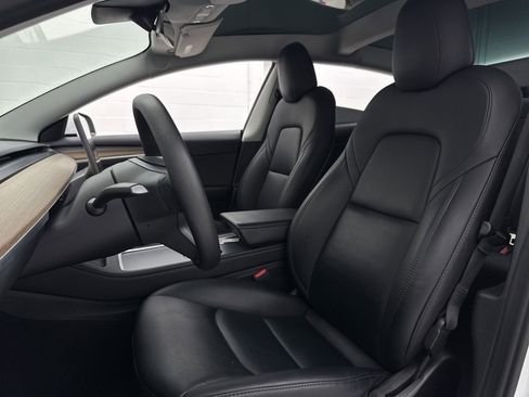 Used 2023 Tesla Model 3 Performance image 18