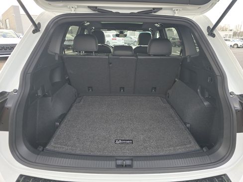 Certified 2023 Volkswagen Tiguan SE R-Line image 16