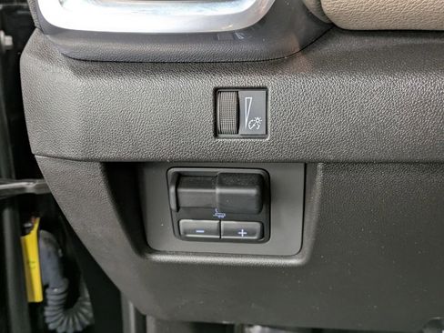 Used 2023 GMC Canyon Denali image 22