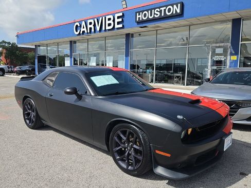 Used 2020 Dodge Challenger GT w/ Blacktop Package RWD image 1