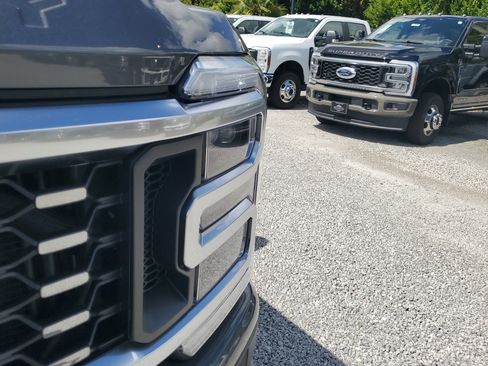 New 2026 Ford F450 Platinum w/ FX4 Off-Road Package image 4