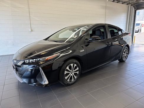 Used 2021 Toyota Prius Prime XLE FWD image 4