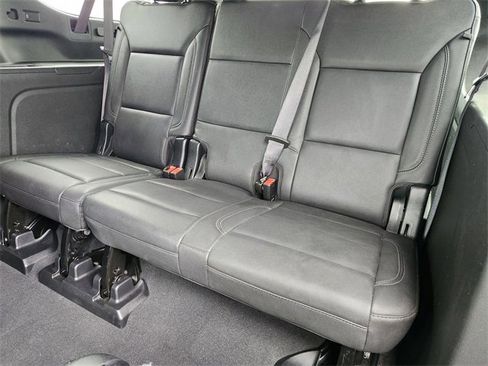 Used 2022 Chevrolet Suburban Z71 w/ Luxury Package image 31