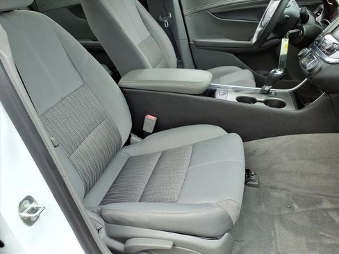 Used 2017 Chevrolet Impala LS image 13