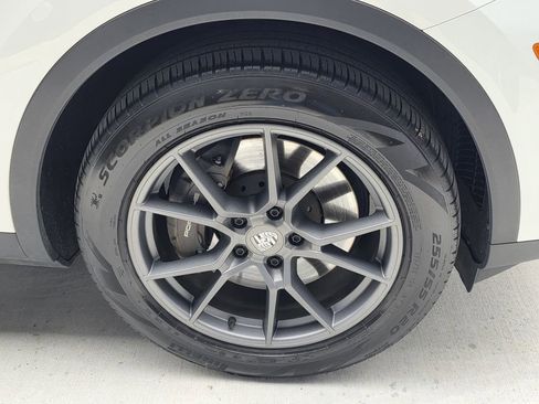 Certified 2024 Porsche Cayenne image 29