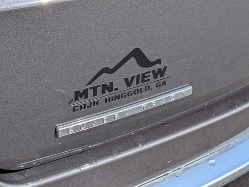 Used 2023 Jeep Wagoneer Series III w/ Convenience Group I AWD/4WD image 11