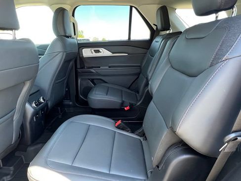 Used 2026 Ford Explorer Active w/ Active Comfort Package AWD/4WD image 15