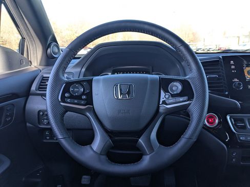 Used 2024 Honda Passport Black Edition image 18